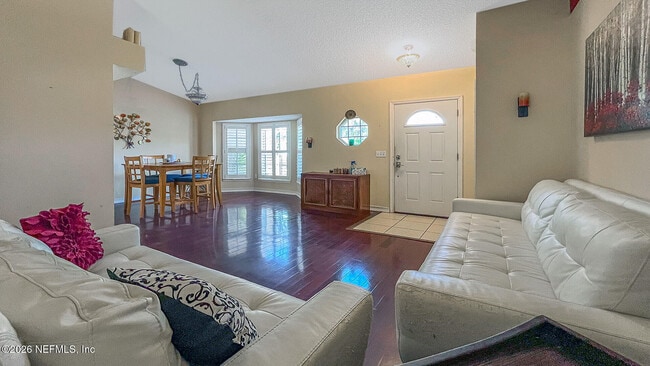 Building Photo - 13002 Viburnum Dr S