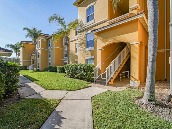 Building Photo - 5090 Fairways Cir