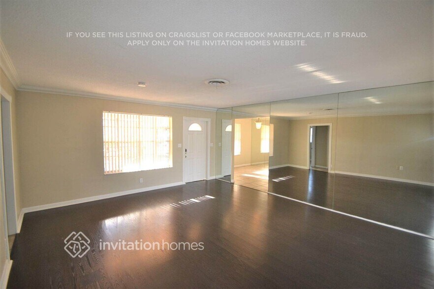 Building Photo - 1501 N 46th Ave