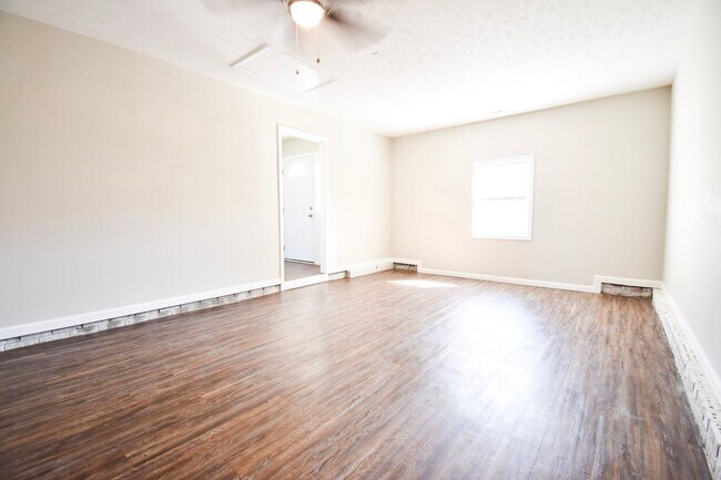 Building Photo - COMING SOON-3 Bedroom 2 Bathroom Home- Pets Considered