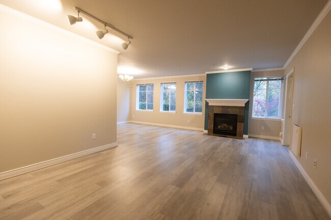 Building Photo - 17438 Bothell Way NE