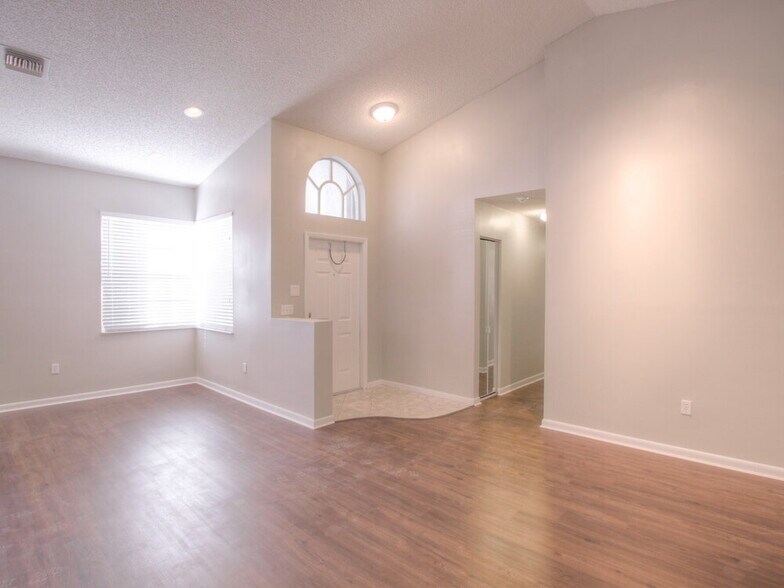 Building Photo - 1261 NW 159th Ave