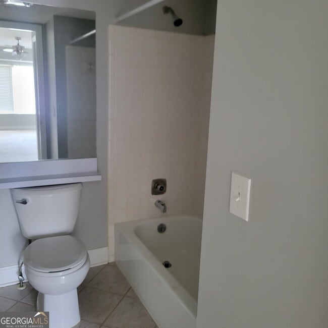 Building Photo - 62 Rumson Ct