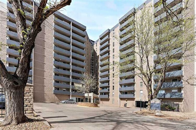 Building Photo - 601 W 11th Ave