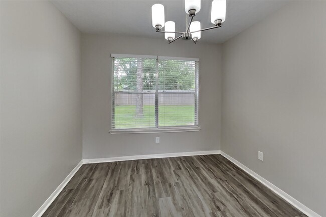 Building Photo - 16127 Hilton Head Ln