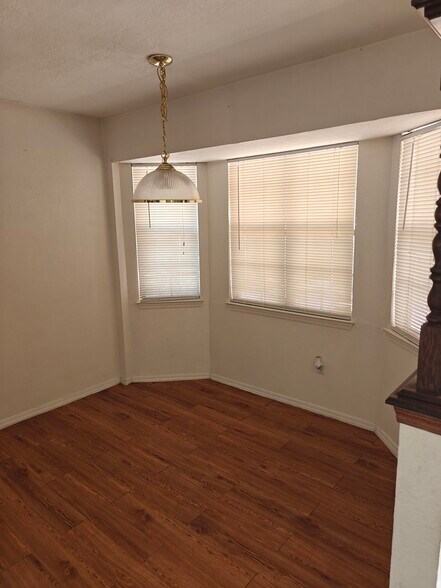 Building Photo - 7400 Santa Fe Trl NW
