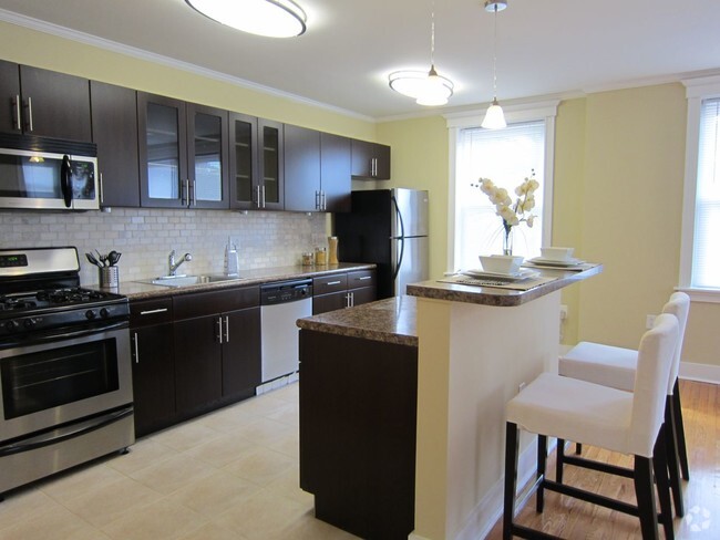 Kitchen- One Bedroom - Cloverly Park Apartments