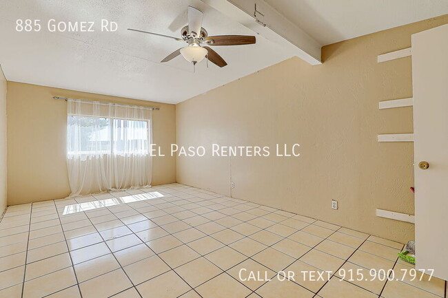Building Photo - 885 Gomez Rd