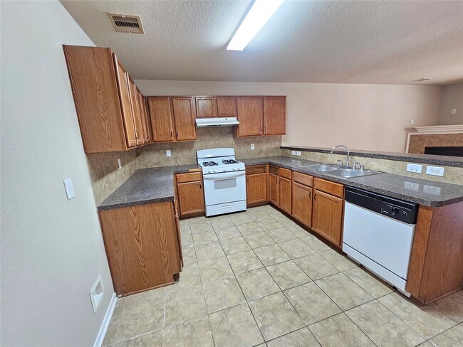 Building Photo - 11015 Walkup Way