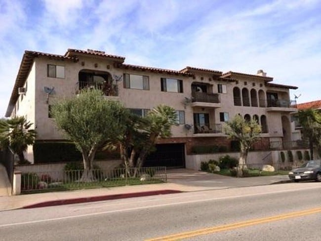 Street view - 1322 W 9th St