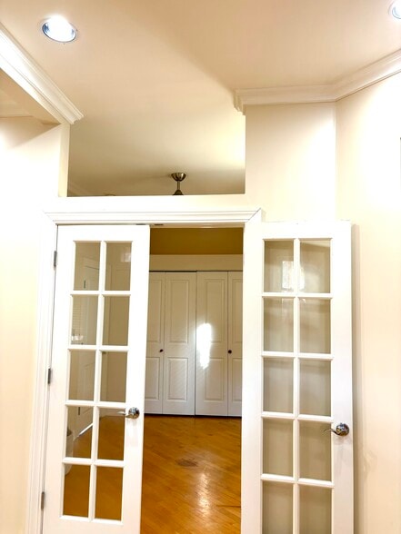 Den or 2nd bedroom - 1618 S Washtenaw Ave