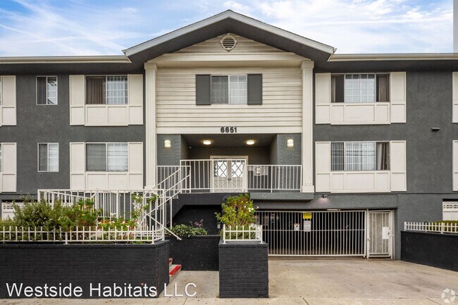 Primary Photo - 2 br, 2 bath Room For Rent - 6643 Haskell ...