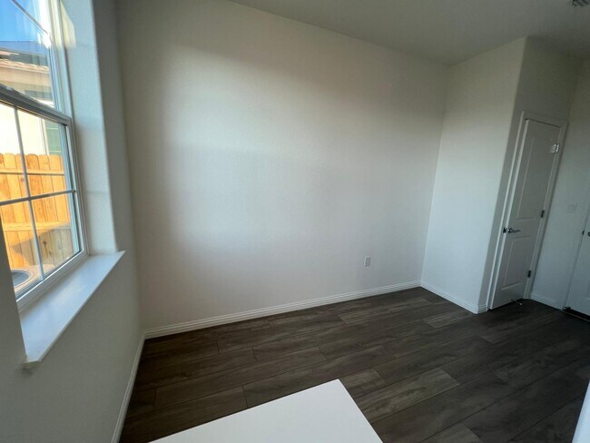 Building Photo - 3137 Barnowl Wy