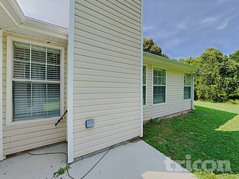 Building Photo - 290 Plantation Blvd