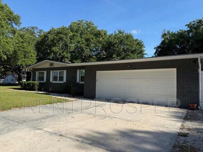 Building Photo - 207 James Dr