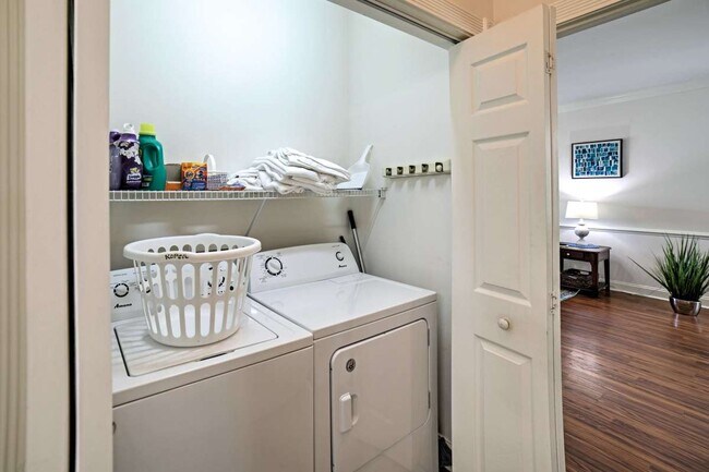 Building Photo - 4861 Luster Leaf Cir