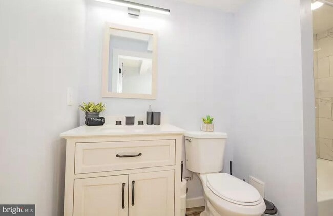 Building Photo - 1125 Washington Blvd