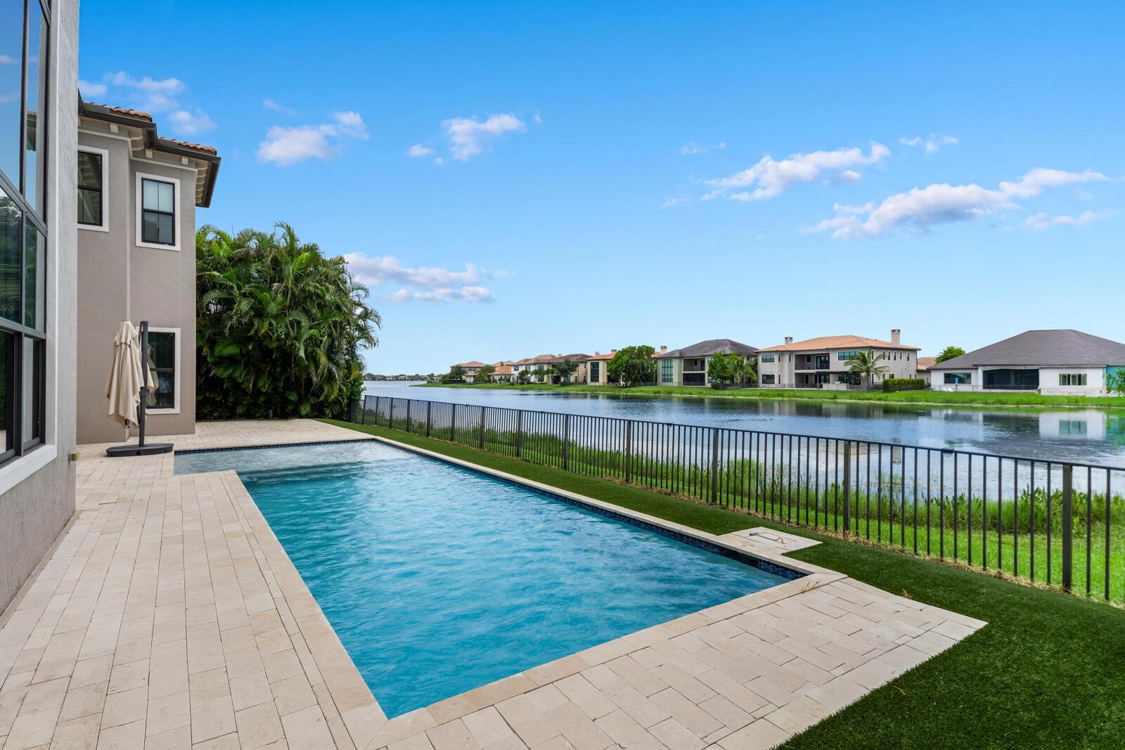 Building Photo - 9065 Watercrest Cir E