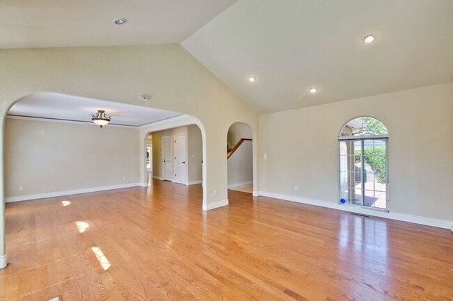 Building Photo - Gorgeous Willow Glen Two Story Home Availa...