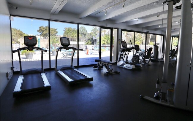 Building Photo - 20350 W Country Club Dr