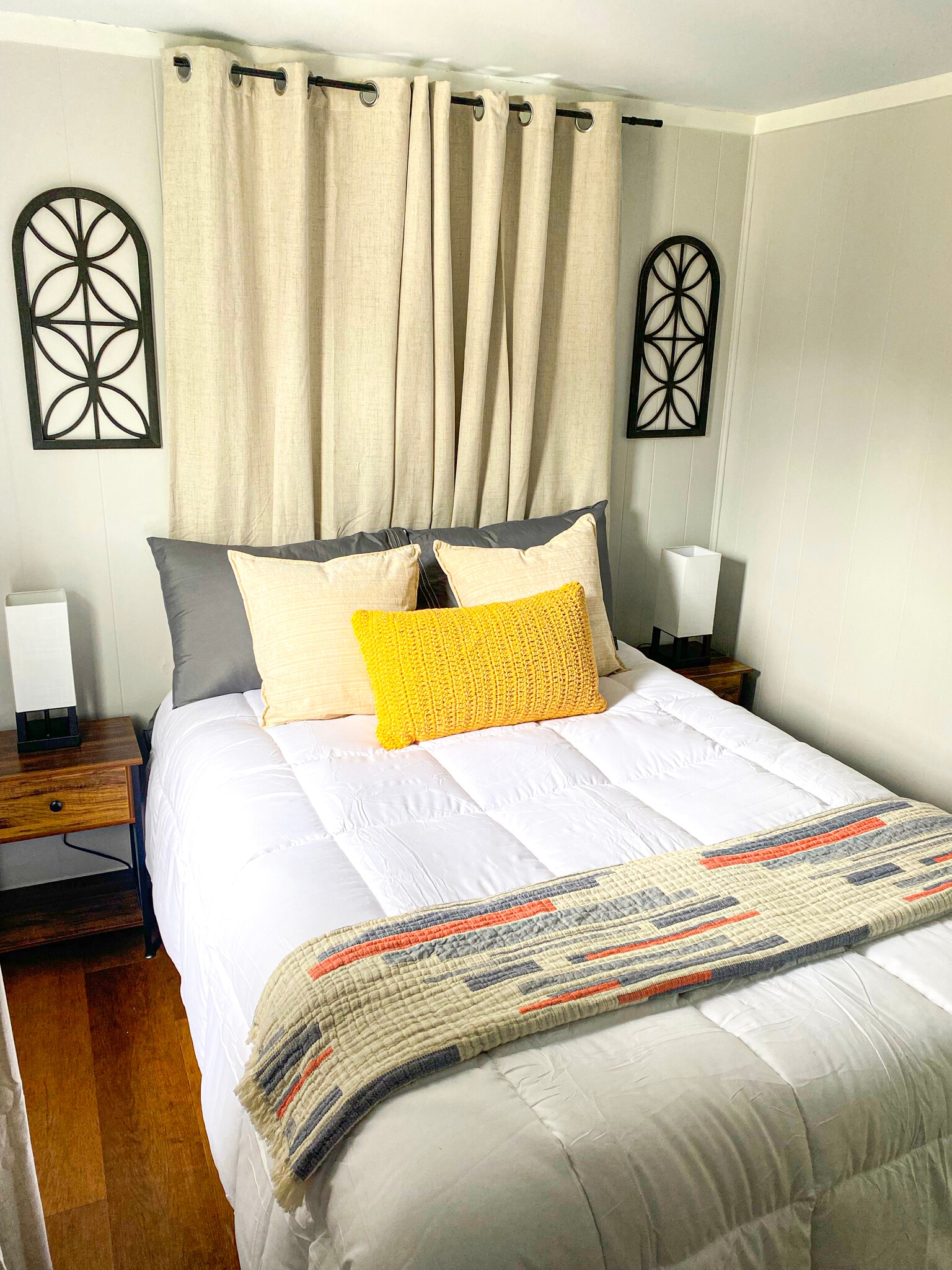 Building Photo - 254 W Main St