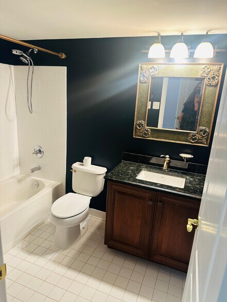 Building Photo - 21424 Glebe View Dr