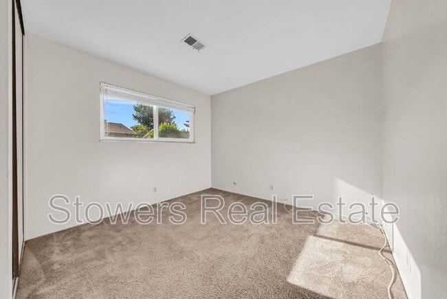 Building Photo - 925 St Louis Ct