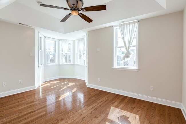 Building Photo - Four Bed Point Breeze Home