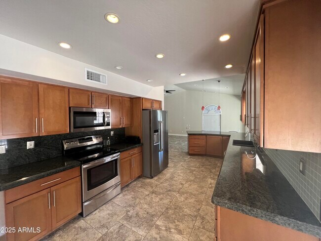 Building Photo - 15230 N Blackbird Dr