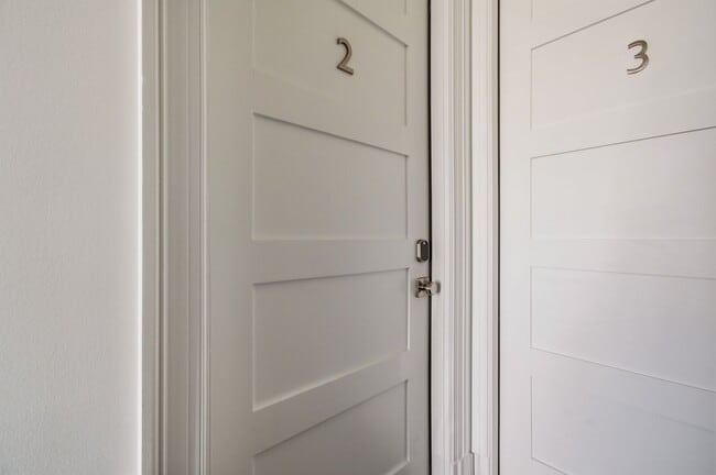 Building Photo - 1340 Kenyon St NW