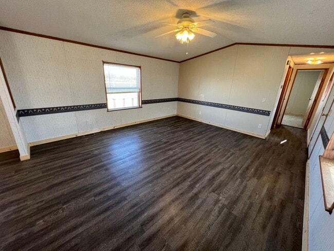 Building Photo - 2 Bedroom 2 Bath Updated Mobile Home in Cliffview Mobile Home Park. Very well kept-up area.
