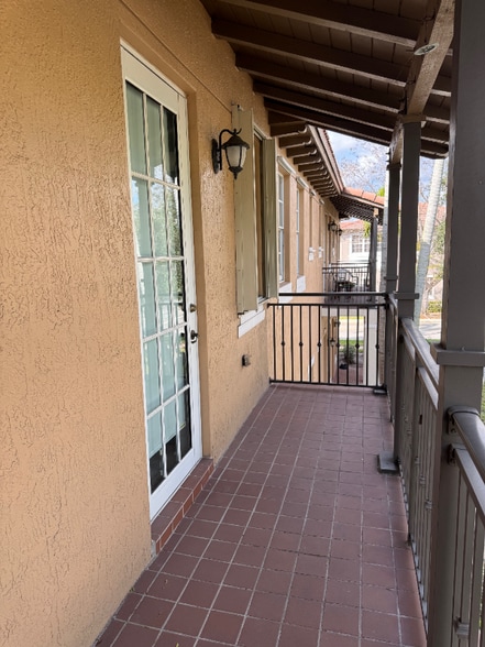 Building Photo - 708 SW 147th Ave