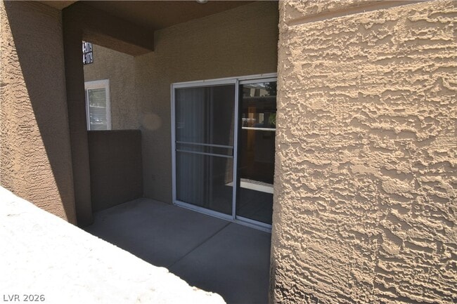 Building Photo - 8070 W Russell Rd