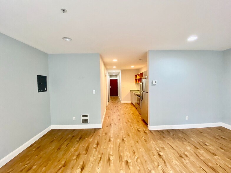 Building Photo - Belltown Condo...........