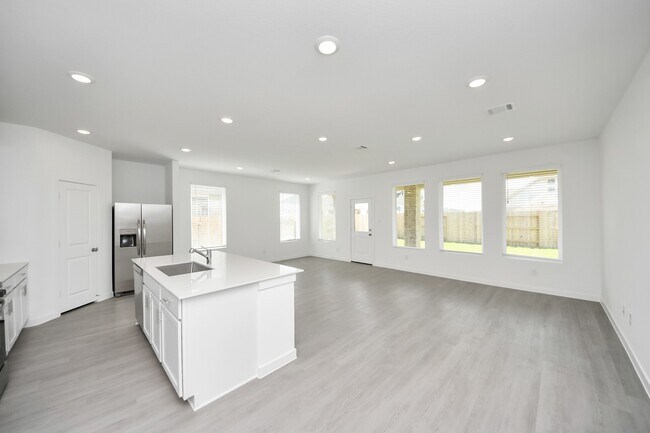 Building Photo - 3029 Avenida Sonoma Dr