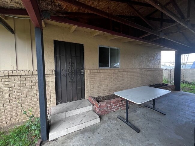 Building Photo - 2020 Euclid Ave