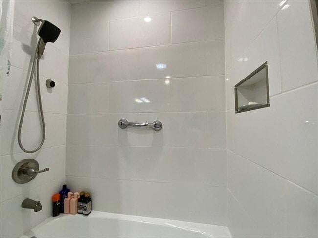 Building Photo - 704 Dunbar Dr