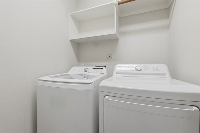 Building Photo - 20811 Garden Arbor Ln