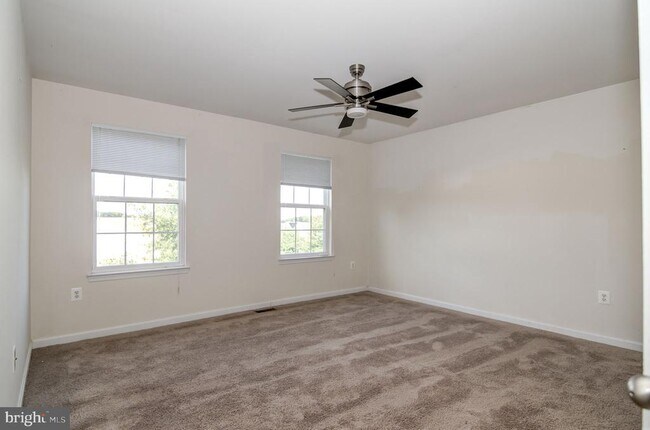 Building Photo - 3401 Eagle Ridge Dr