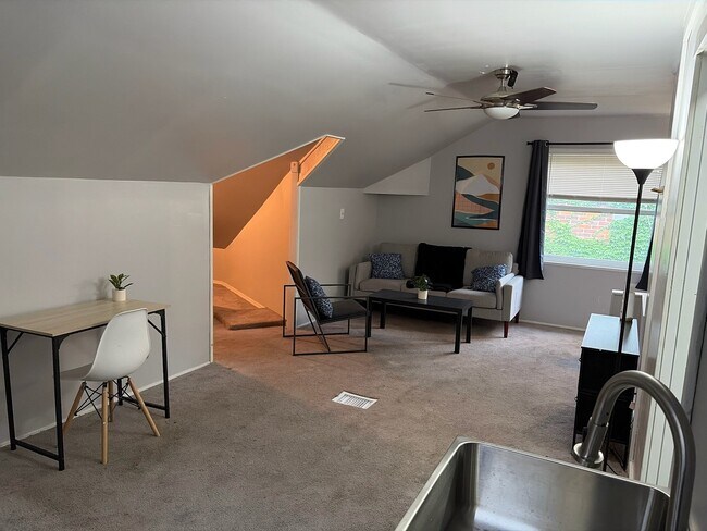 Building Photo - 16927 Chandler Park Dr