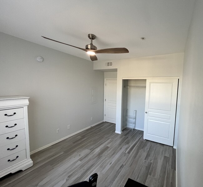 Building Photo - 1941 S PIERPONT Dr