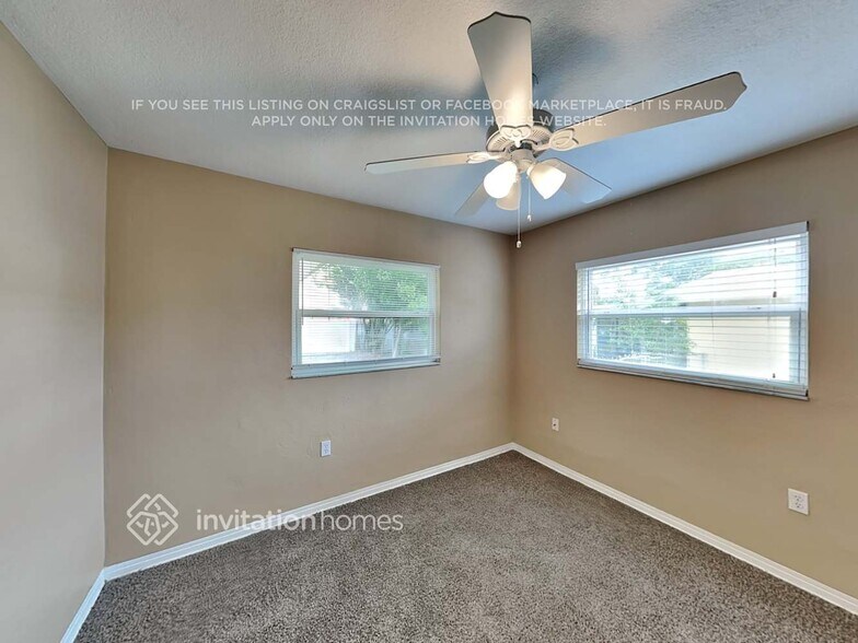 Building Photo - 11483 76th Ave N