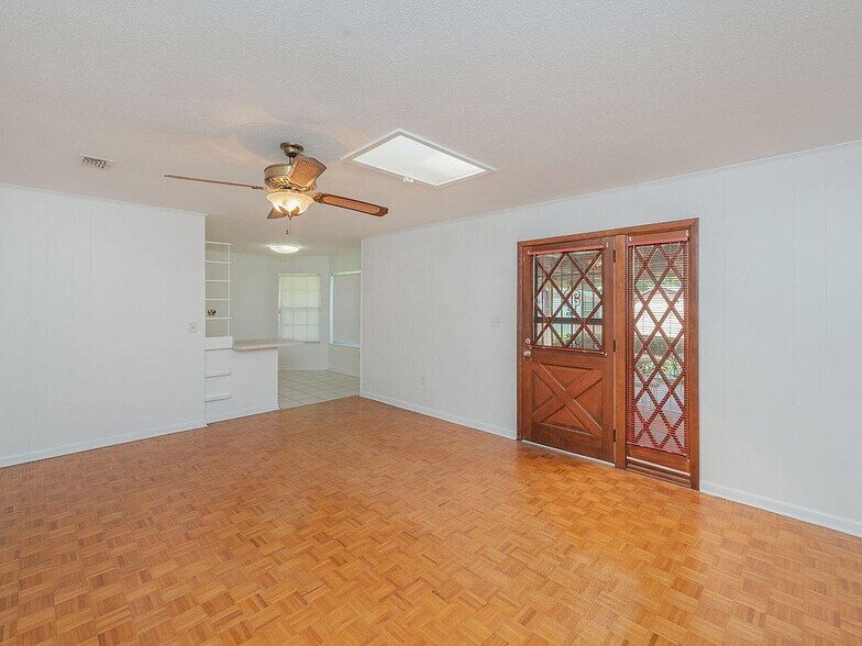 Building Photo - 110 Gardenia Ct NW