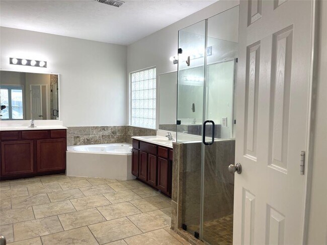 Building Photo - 6411 Virginia Fields Dr