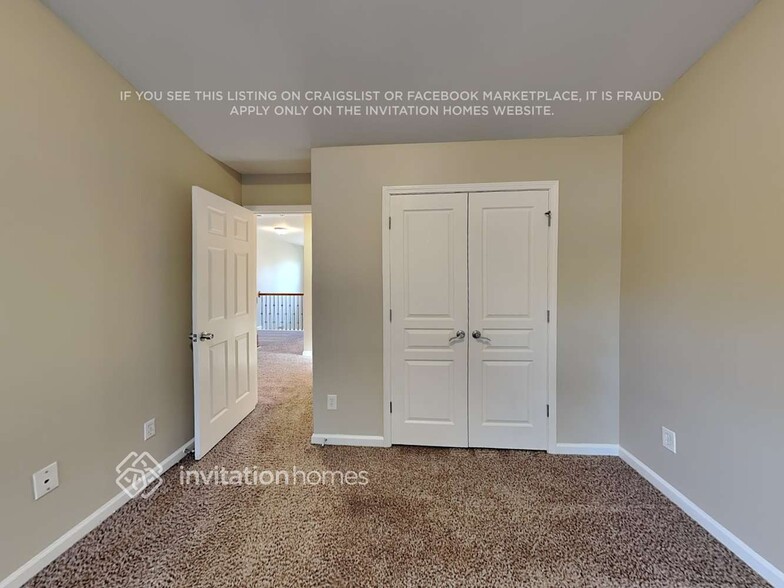 Building Photo - 505 Lakeside View