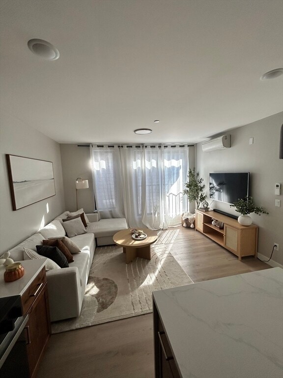 Building Photo - 400 W Broadway