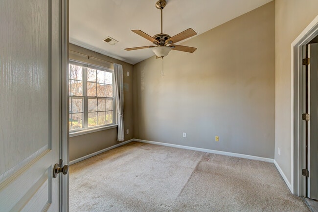 Building Photo - 417 River Park Road