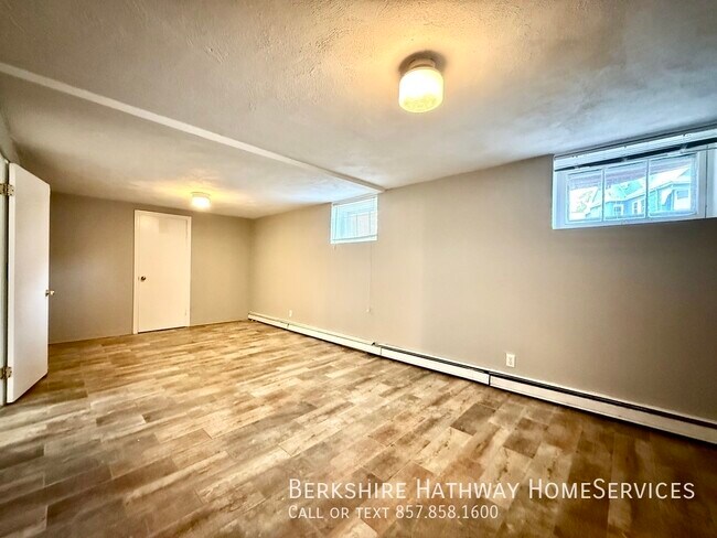 Building Photo - 881 Broadway-2