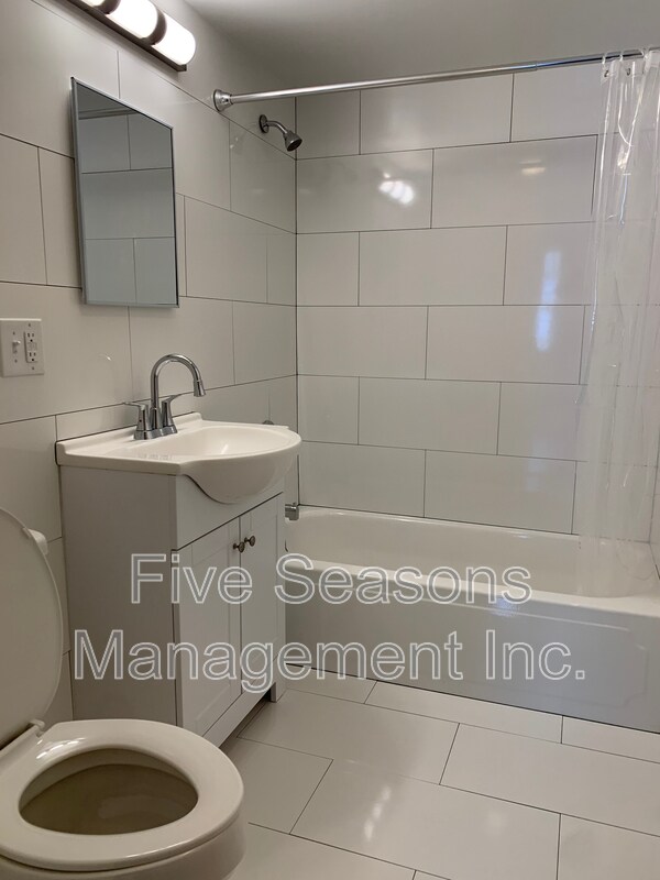 Building Photo - 32 Intervale Ave