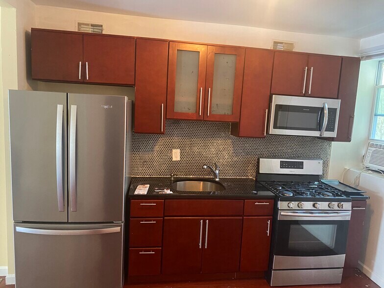 Building Photo - 5629 Malcolm St